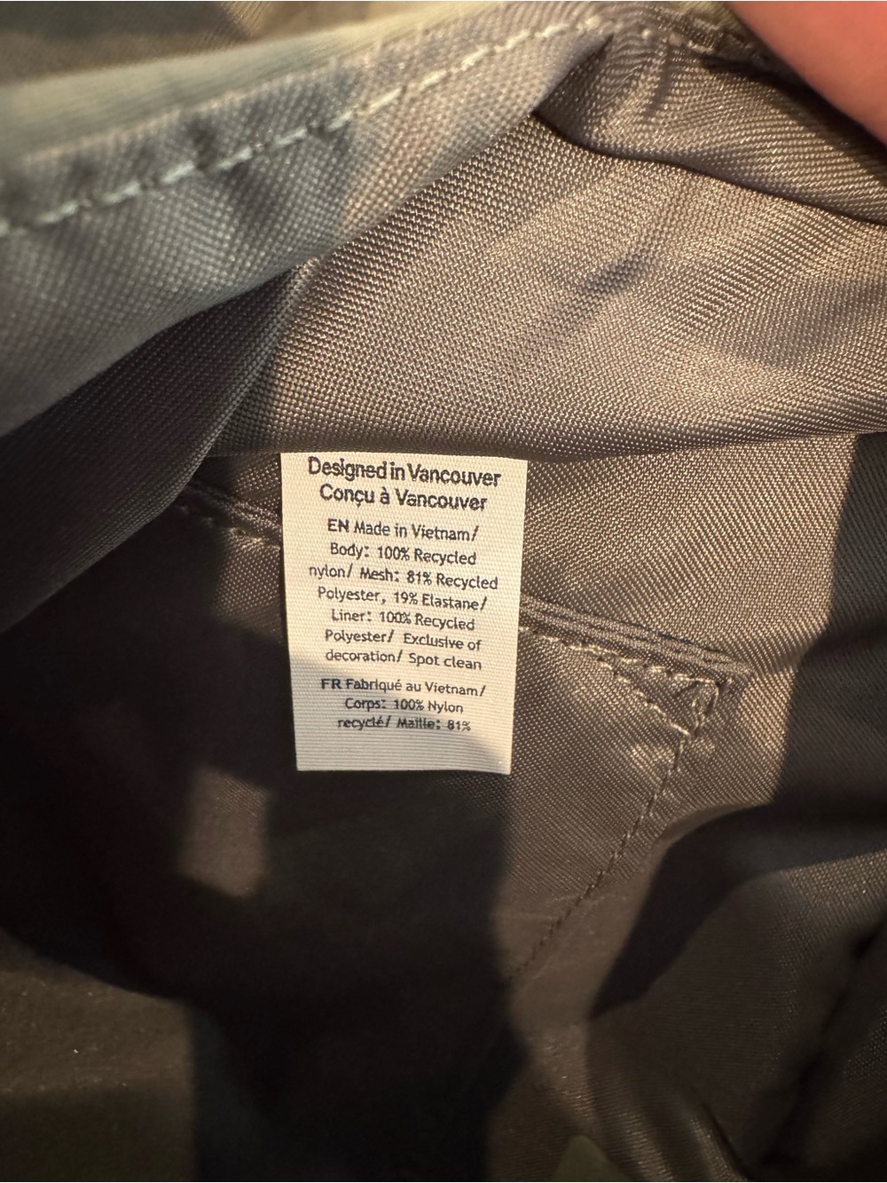 NWT Lululemon Curved Crossbody, color Bay Leaf, 3L capacity - Picture 5 of 7